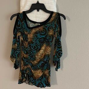 Cute top
Asymmetric neck 
Open sleeves
Ties on the R side 
Smoke & pet free